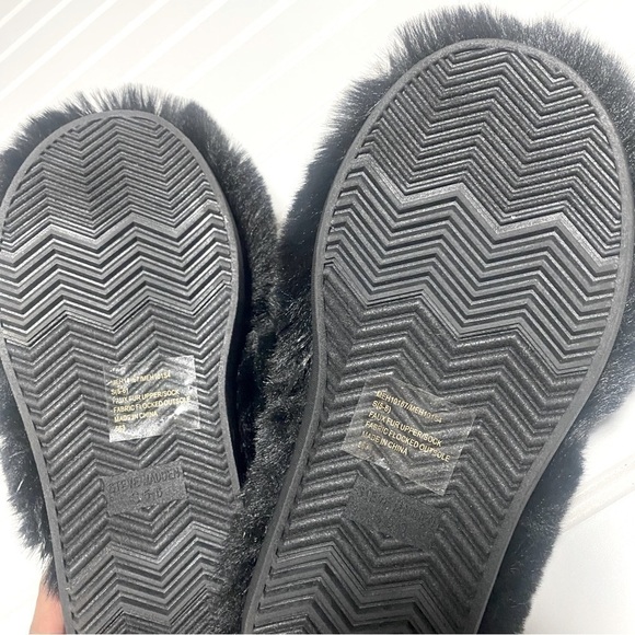 Steve Madden Fluffy Cozy Crisscrossed Slippers Women’s NWOT Excellent Condition - Picture 5 of 5